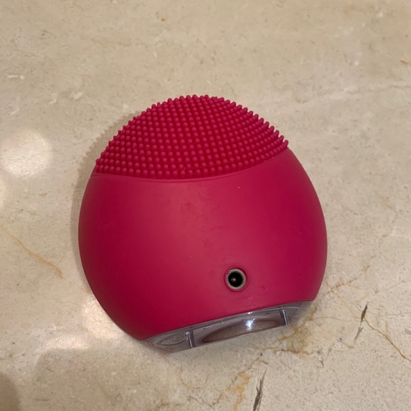 FOREO LUNA mini Facial Cleansing Device like NEW!! - Picture 3 of 6